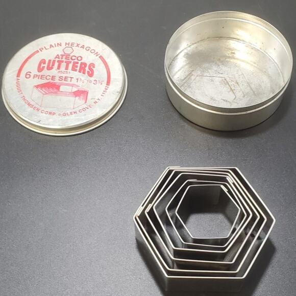 Ateco Cutters 6 Piece Set Hexagon #5251  1 5/8" to 3 1/4" in storage tin - Picture 2 of 6